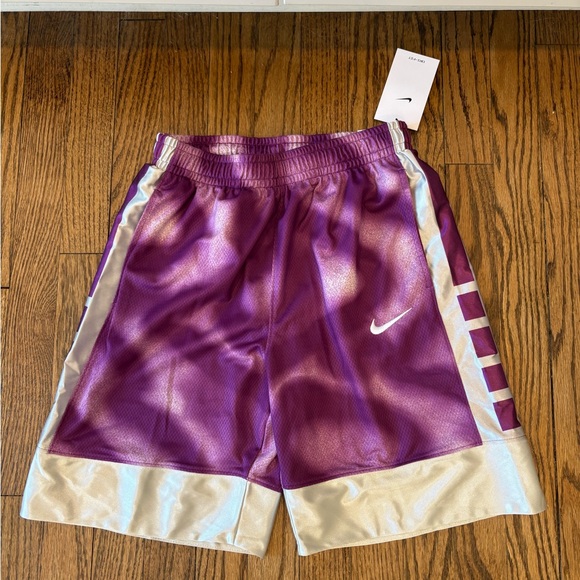 🏀Nike Basketball Shorts Loose Fit - Picture 1 of 6